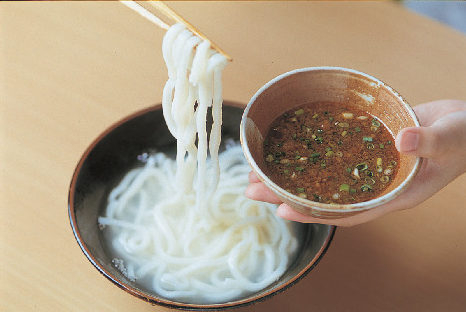 【宮崎の名物グルメ×釜揚げうどん】野球選手をはじめ有名人も食べた「釜あげうどん 重乃井」