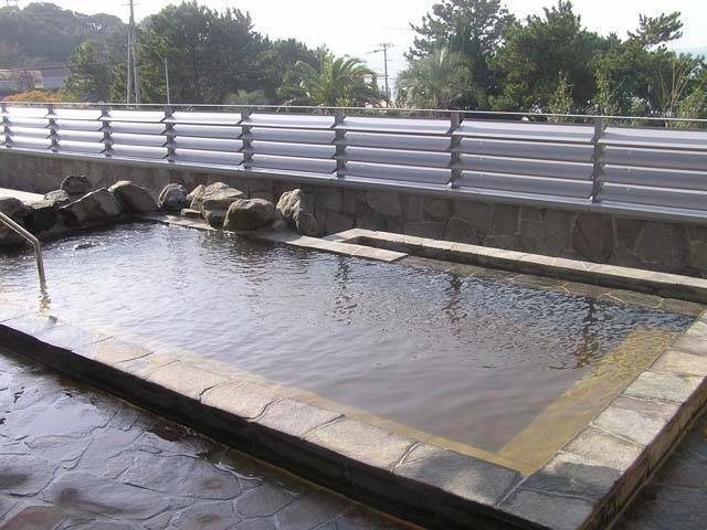 地下1400mから湧く温泉で温まる「休暇村志賀島 天然温泉「金印の湯」」