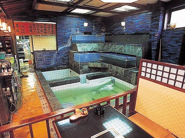 【対馬観光×モデルコース5】活魚料理に舌つづみ「志まもと」