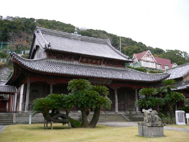 【長崎・眼鏡橋&寺町×観光】唐寺の庭を眺めて抹茶でほっこり「興福寺」