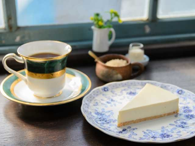 青い理髪舘 工房モモ