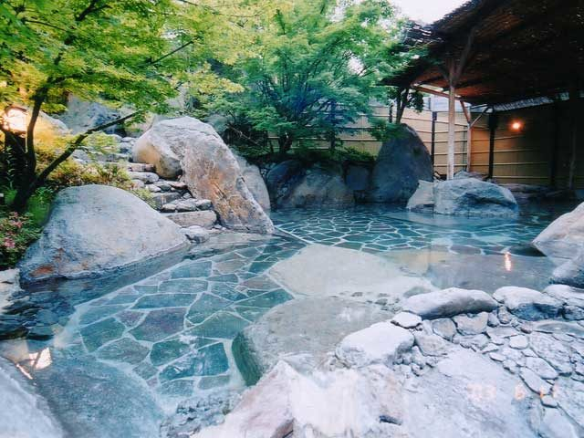 八面山金色温泉