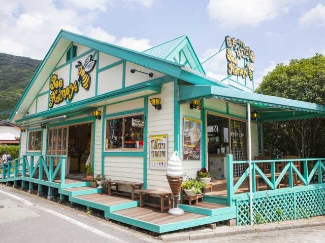 ハチミツたっぷりのソフトクリーム「Bee Honey」