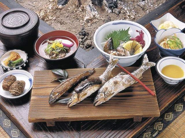 【宮崎・西都&綾×グルメ】綾伝統の山の幸を心ゆくまで「式部屋敷」