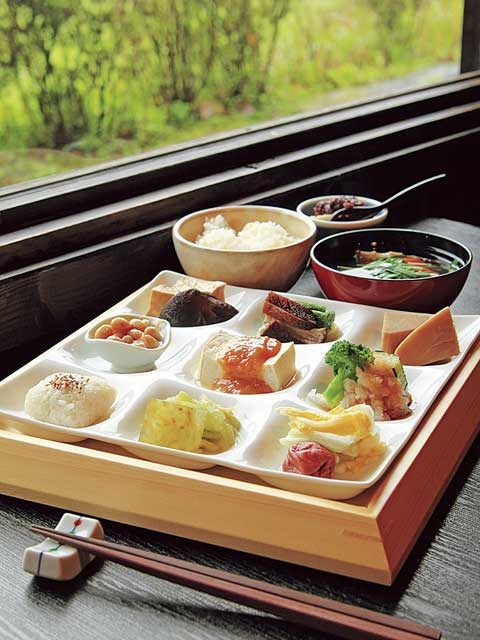 【パワースポットめぐりの立ち寄りスポット】野菜料理 田の花