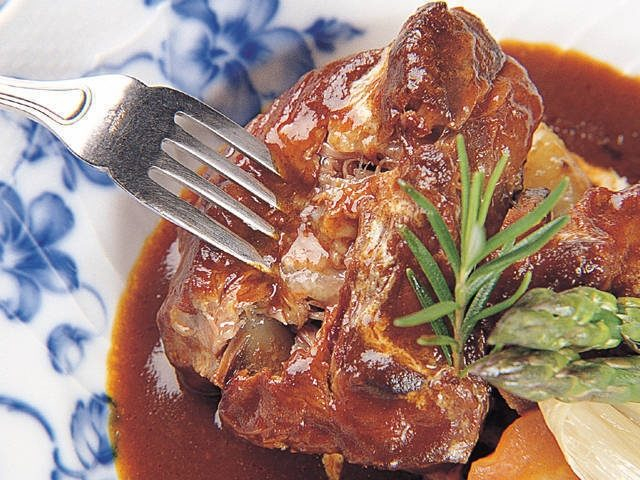 【霧島×グルメ】黒豚を使った濃厚なシチューが美味「アリスカフェ」