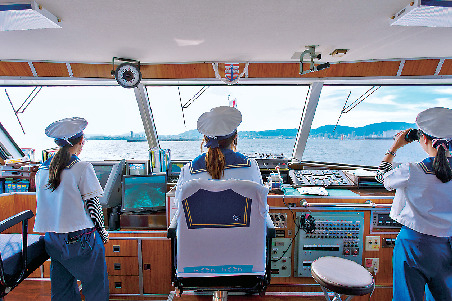 神戸シーバス ファンタジー号