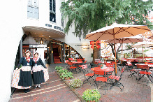 テラス席で麗しのティータイム「ウィーン・オーストリアの家」