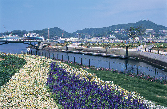 水と緑が癒すシーサイドパークを歩こう「長崎水辺の森公園」