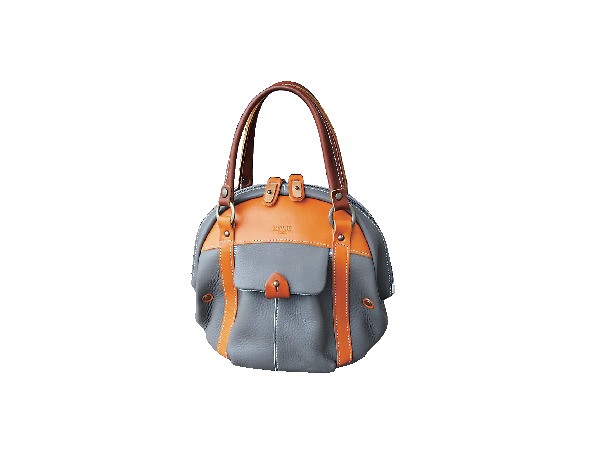 【神戸ハーバーランドumie×ショッピング】ひと工夫ありの神戸バッグ「EAVUS」