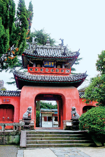 【長崎・眼鏡橋&寺町×観光5】楼門の奥は貴重な文化財の宝庫!「崇福寺」