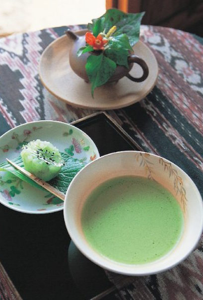 【長崎・眼鏡橋&寺町×観光】唐寺の庭を眺めて抹茶でほっこり「興福寺」