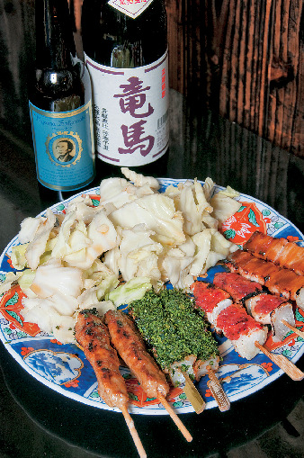 【長崎観光×ひと足のばして】店をあげて龍馬に大声援「風雲児焼とり 竜馬」