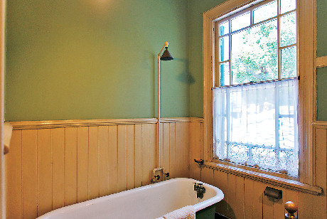 センスが光るやさしいグリーンの洋館「萌黄の館」