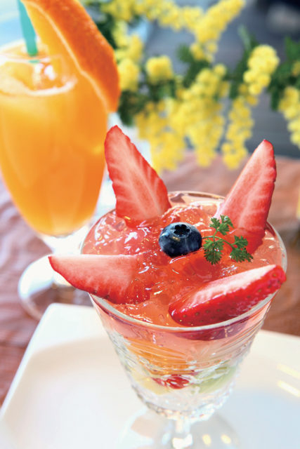 【長崎・平和公園周辺×観光】カラフル果実でビタミンを補給する「フルーツいわなが」