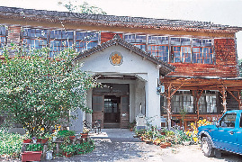 【耶馬渓紅葉ドライブ×立ち寄りスポット】もと小学校の職員室でティータイム「木精座」