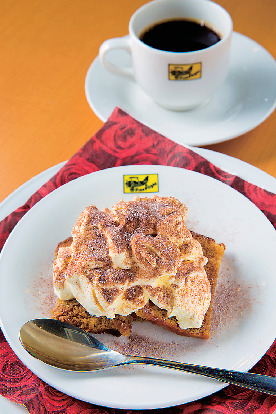 【長崎・眼鏡橋&寺町×観光】カステラのアレンジメニューがいち押し「かすてら珈琲☆自由飛行館.」