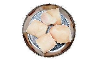 つやつやの新鮮ホルモンをスタンディングで気軽に「電撃ホルモンツギヱ」