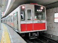 Q. 現地での移動には何が便利なの?