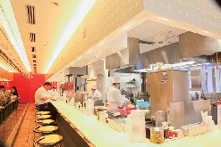 秘伝のスープ×オリジナル麺が絶妙「どうとんぼり神座 千日前店」