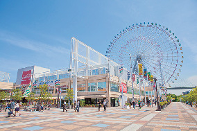 16:00 天保山マーケットプレース、大観覧車、遊覧船で遊ぶ