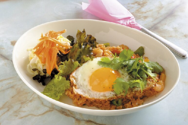 千葉の海沿いカフェ:館山湾と富士山を眺めながら ほっこりアジアンランチ「CAFE TSUMUGI」(館山)