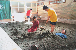 ➁名物の砂湯へ