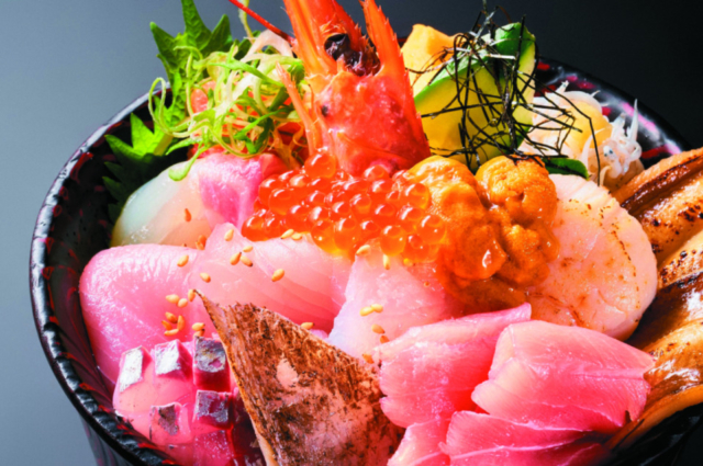 千葉の海沿いカフェ:海を目の前にテラス席でまったり!「なぎさ食堂」(館山)