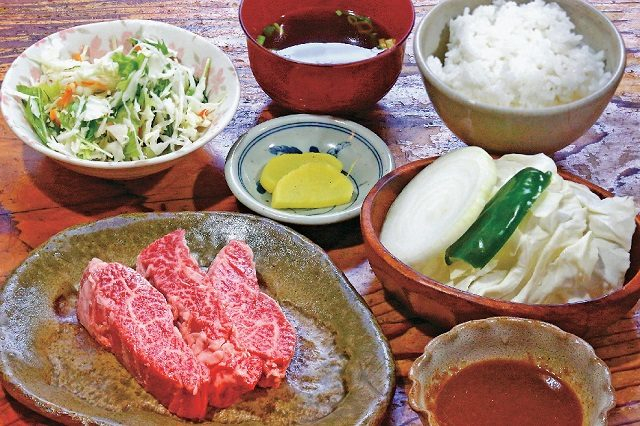 【高千穂のランチ&カフェ】焼肉&ステーキの店 初栄