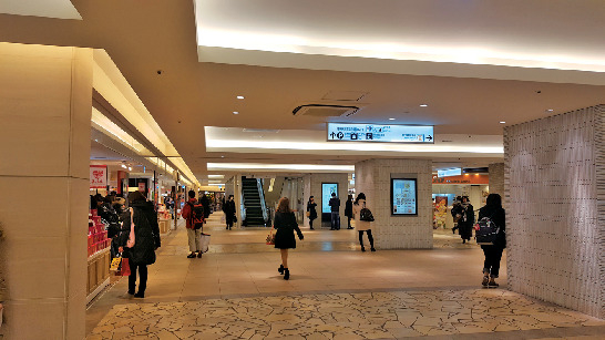 【JR博多シティ×周辺施設】アパレル関連のショップも多数入居「アミュプラザ博多」