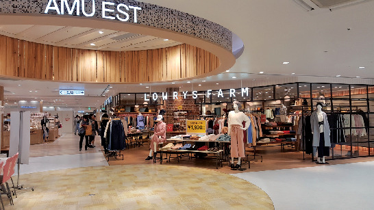 【JR博多シティ×周辺施設】約60店舗のショップが集まる「アミュエスト」