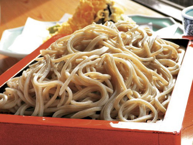 【水郷潮来あやめ園 周辺のグルメスポット】つか本そば店