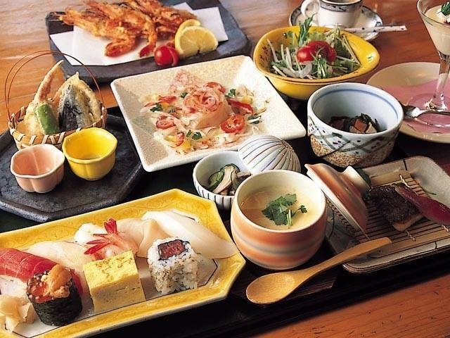 数寄屋造りの店でオリジナル和食を「寿司遊膳 さおとめ」