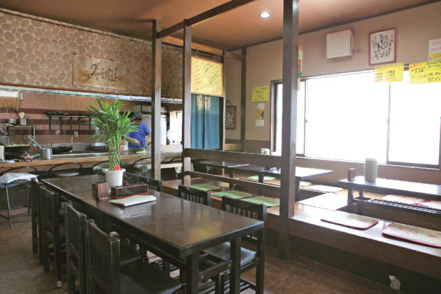 【倉敷・瀬戸大橋×ドライブ】児島のご当地グルメを味わう「あっちゃん」