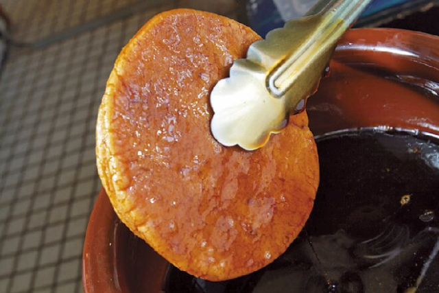 【銚子電鉄×グルメ】銚子電鉄名物犬吠駅ぬれ煎餅直売店