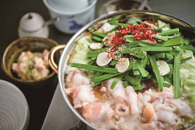 博多で本場の「もつ鍋」を食べるなら人気おすすめ12店をご紹介!