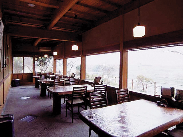 鬼怒川を眺めながらそばをいただく「鬼怒川 竹やぶ」