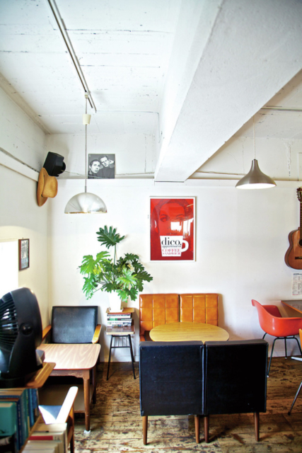 映画館の上階にある隠れ家カフェ「dico.appartement」