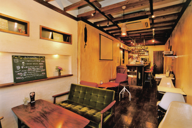 アンティークな雰囲気もgood「elv cafe」