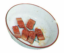 鮮魚も干物も豊富「丸八水産」