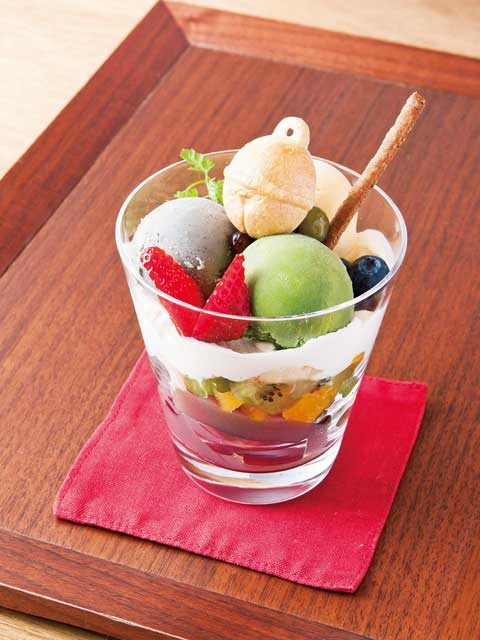 和カフェでのんびり+みやげを買いに!鈴懸本店