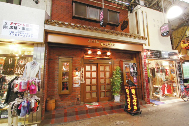 鶴橋コリアンタウンで長く愛される喫茶店「ロックヴィラ」