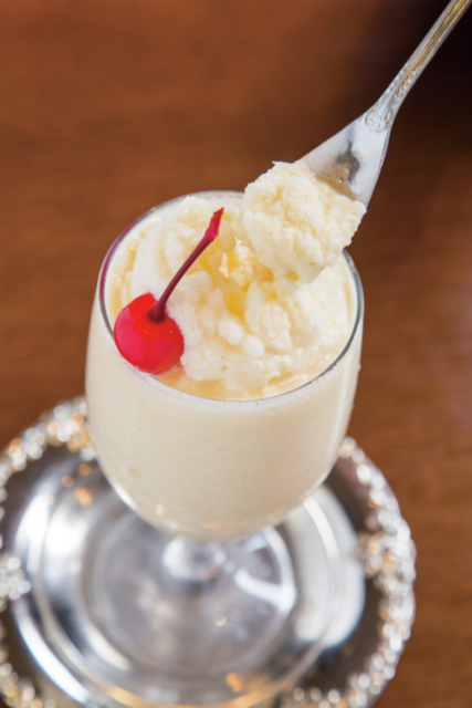 創業当時の味を守るレモン風味のミルクセーキ「Cafe & Bar ウミノ」