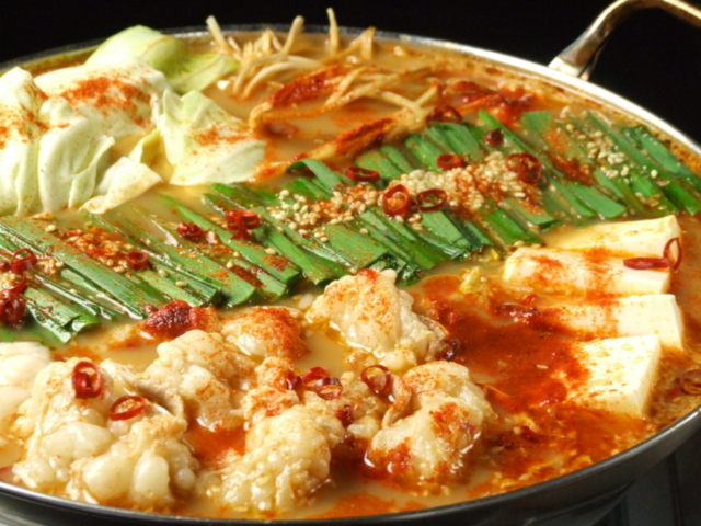 辛味噌の複雑な辛みともつの甘みが巧みに調和「もつ鍋 こばやし」