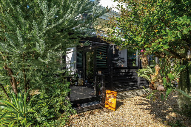 森の中にひっそり佇むロースタリーカフェ「See The Forest」