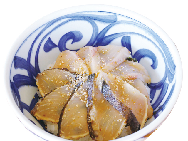 タタキと生でサワラの風味を食べくらべ「ウェルネスパーク五色 浜千鳥」