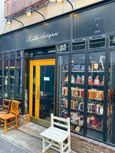 アンティークな手芸店レトロなパーツがずらり「Rollo Antiques」