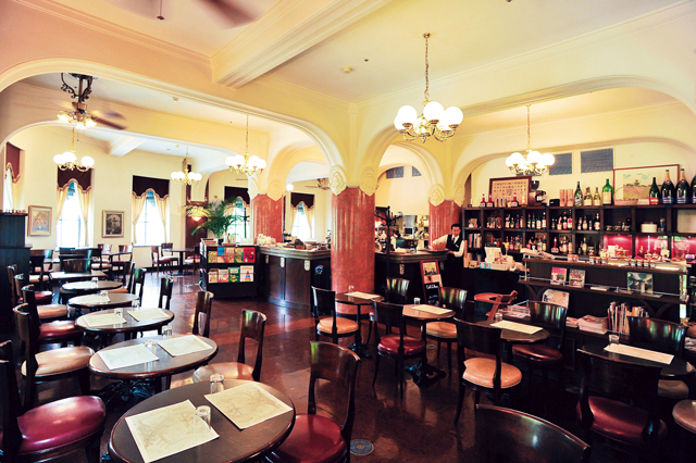 【山下公園・関内・馬車道】おすすめアンティークカフェ③ カフェ・ドゥ・ラ・プレス