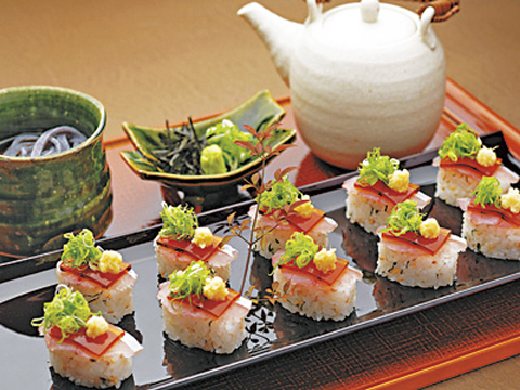 北川温泉名物「あじ鮨」