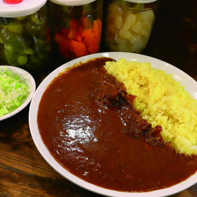 地元で愛される神戸欧風カレーの名店 SAVOY